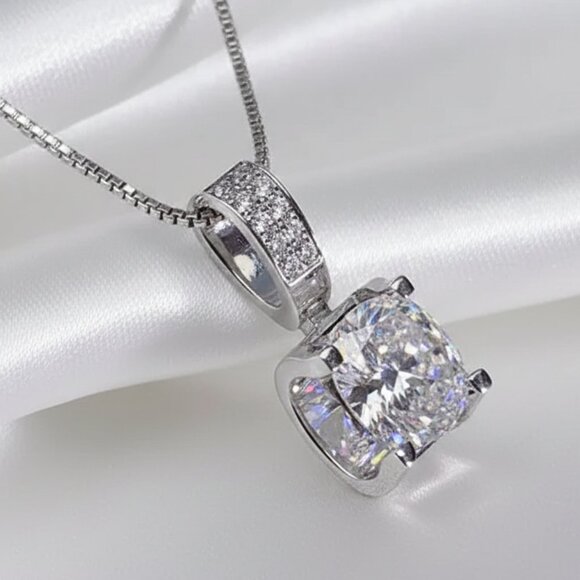 3 Carat Simulated Diamond Zircon Solitaire Pendant Necklace NWOT - Picture 9 of 9